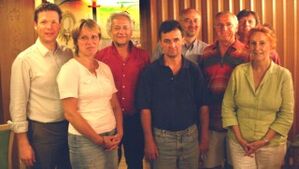 Von links:M. Zirpel, C. Braun, W. Kreissl-Dörfler, S. Altenthann, Th. Weiß, Herr Zeberl (BN), E. Nowak (Biolandwirt) und